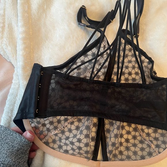 Victoria's Secret Very Sexy Starburst Plunge Bra black lace size 32DDD /32F nwot - Picture 6 of 15
